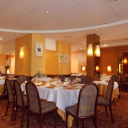 Hotel Chambord Vichy Bagian luar foto