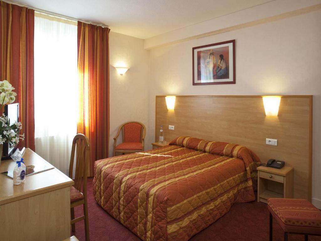 Hotel Chambord Vichy Ruang foto